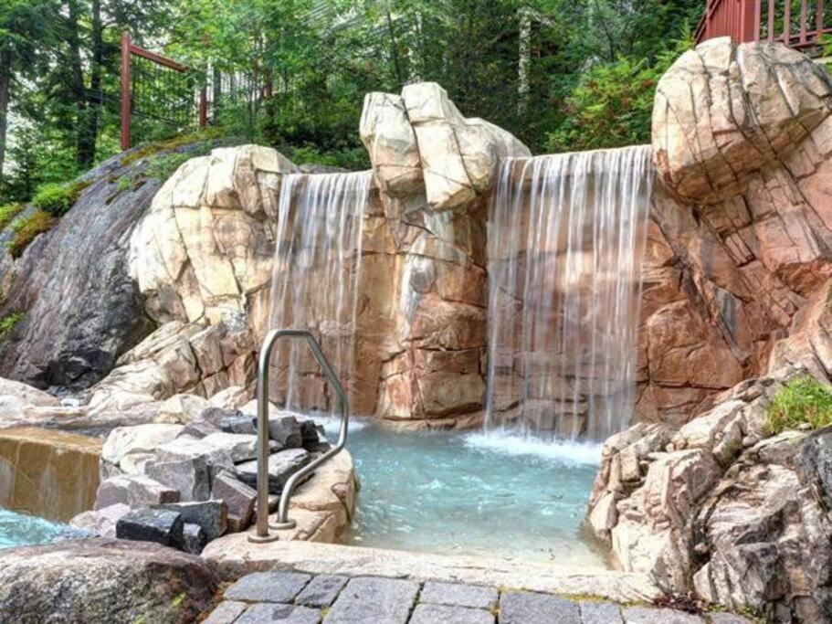 Tremblant Les Eaux 227-1 By Escapades Tremblant Apartment Mont-Tremblant Bagian luar foto