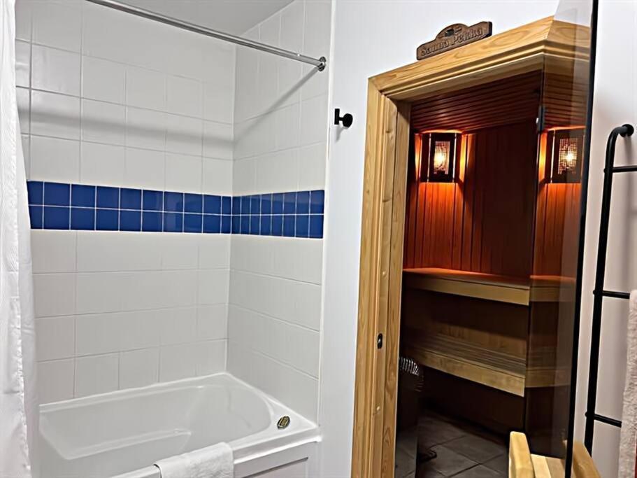 Tremblant Les Eaux 227-1 By Escapades Tremblant Apartment Mont-Tremblant Bagian luar foto