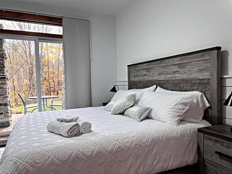 Tremblant Les Eaux 227-1 By Escapades Tremblant Apartment Mont-Tremblant Bagian luar foto